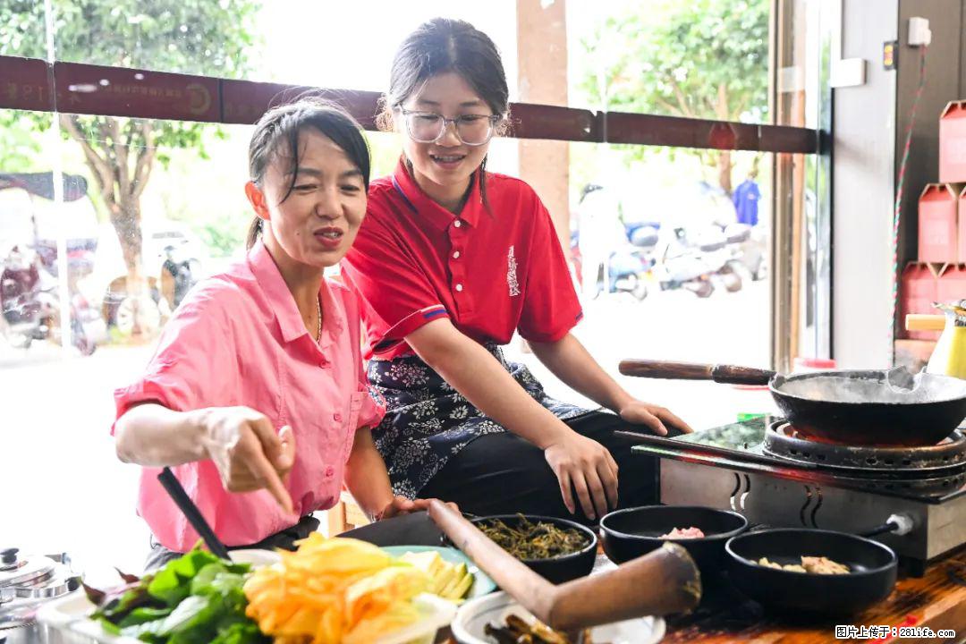 全网追的“扁担女孩”，找了一份暑假工，时薪12元 - 萍乡生活资讯 - 萍乡28生活网 px.28life.net